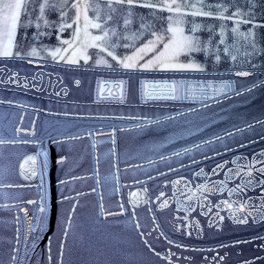 Miss Me Stylish Blue Jeans with Embroidered Pockets - Picture 2 of 5